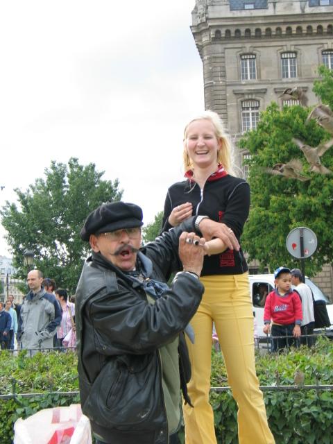 Bildname: Matz am Spatz fuerä.jpg 
 Breite: 480 Pixel 
 H�he: 640 Pixel 
 Gr�sse: 179 kB 